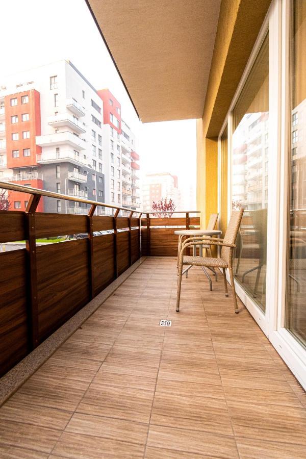 Yan Apartment - Near Mall & Free Private Parking Brasov Exterior photo